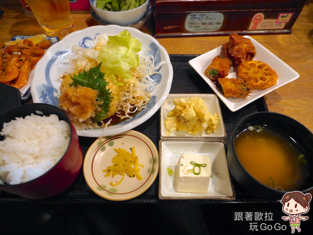 日本大阪美食｜普通的食堂，好吃又大份量的超值套餐，還有居酒屋時間！(千日前道具街美食、普通の食堂いわま、難波)