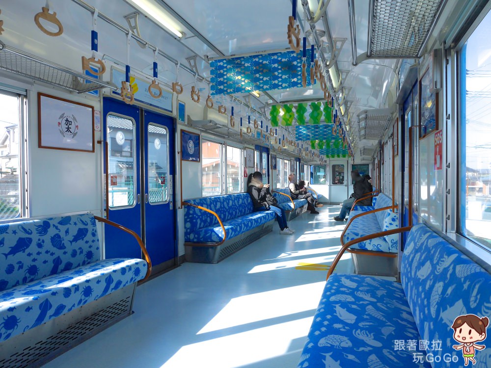日本和歌山景點｜超可愛海洋風鯛魚列車！加太さかな線めでたいでんしゃ(南海電鐵加太線)