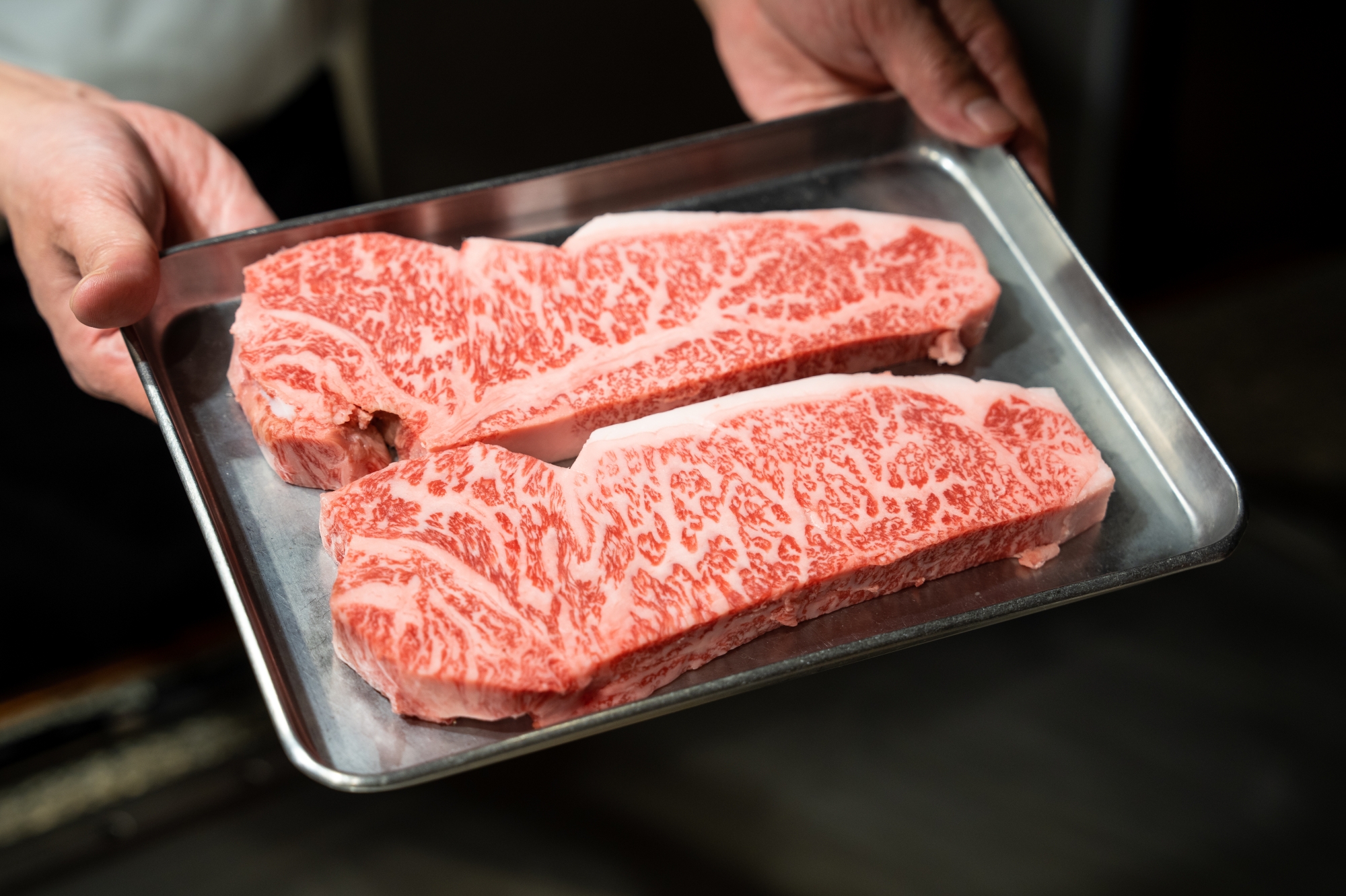 日本神戶美食｜大井肉店神戶牛鐵板燒牛排，連皇室也愛用的百年老字號精肉店 @歐拉。旅行不孤單