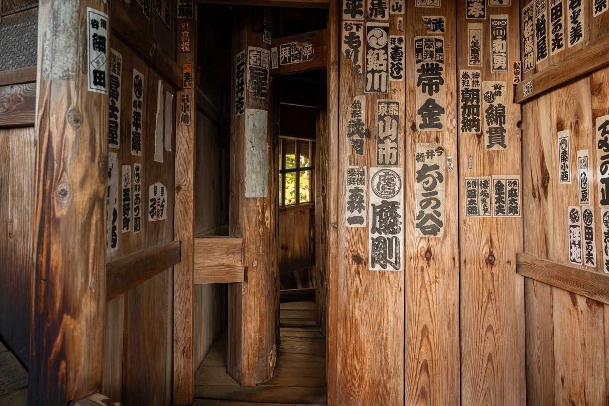 日本福島景點｜飯盛山榮螺堂永遠不會迎面相遇的神奇建築奇觀，雙螺旋樓梯設計造就奇幻空間與感官錯覺(会津さざえ堂、円通三匝堂)