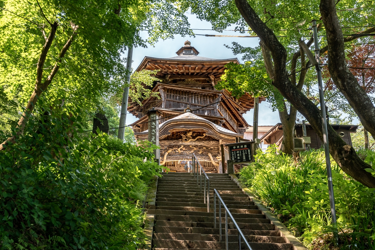 日本福島景點｜飯盛山榮螺堂永遠不會迎面相遇的神奇建築奇觀，雙螺旋樓梯設計造就奇幻空間與感官錯覺(会津さざえ堂、円通三匝堂)