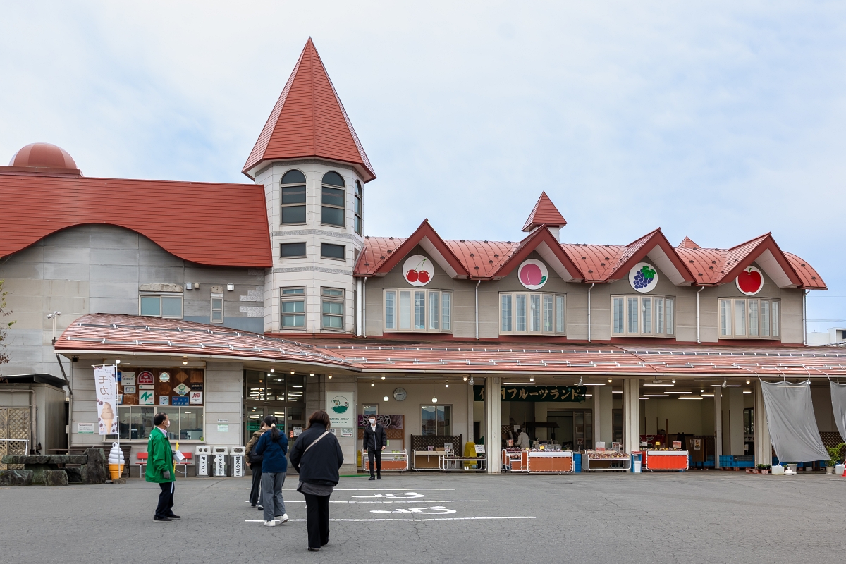 日本長野美食景點｜中野市採果體驗驚人發現！吃蘋果長大的信州牛壽喜燒甜嫩又超值！(信州Fruit Land、福田屋、CHÂTERAISÉ HOTEL長野、お寺カフェ寺粥御膳)