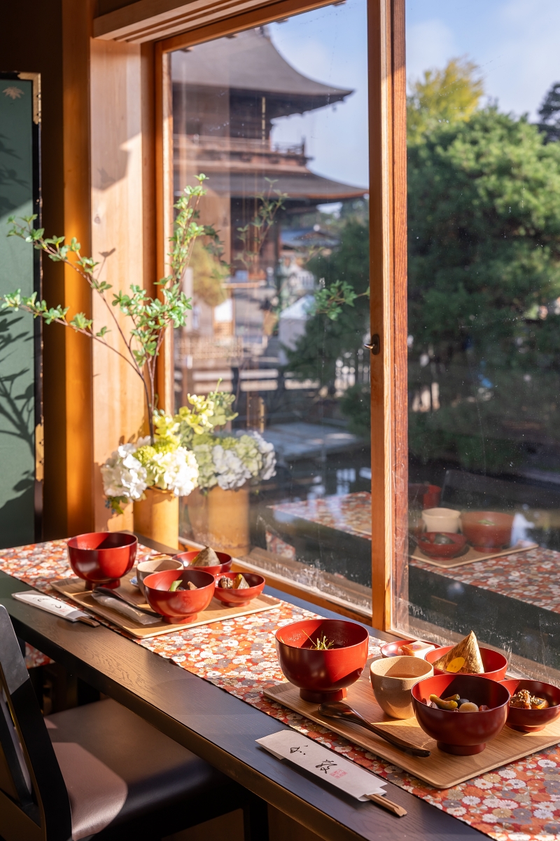 日本長野美食景點｜中野市採果體驗驚人發現！吃蘋果長大的信州牛壽喜燒甜嫩又超值！(信州Fruit Land、福田屋、CHÂTERAISÉ HOTEL長野、お寺カフェ寺粥御膳)