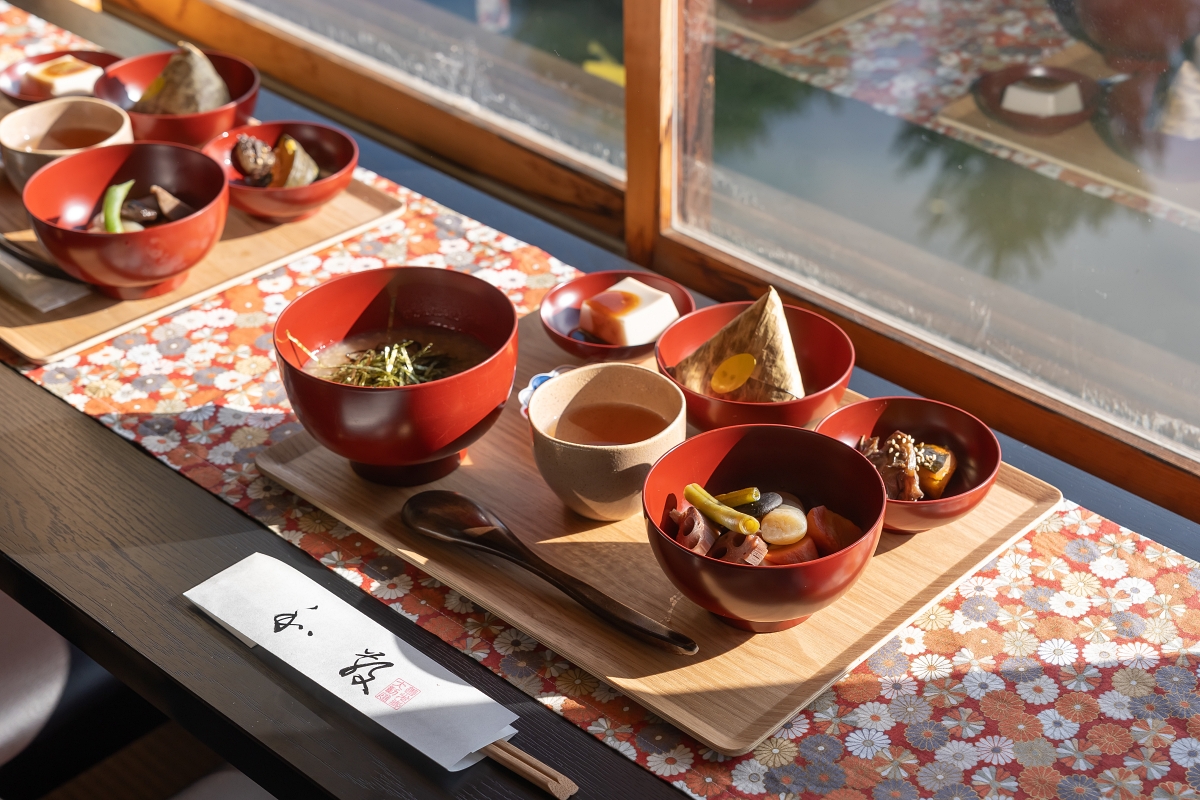 日本長野美食景點｜中野市採果體驗驚人發現！吃蘋果長大的信州牛壽喜燒甜嫩又超值！(信州Fruit Land、福田屋、CHÂTERAISÉ HOTEL長野、お寺カフェ寺粥御膳)