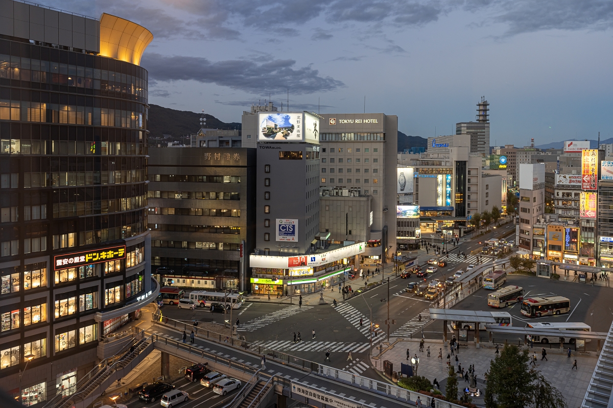 日本長野景點｜真田十代松代城下町散策、挑戰松代燒製陶體驗與享受ろくもん六文觀光列車主廚的美味宴席料理(真田邸、文武學校、松代陶苑、川中島古戰場史跡公園、割烹きたざわ、長野大都會飯店)