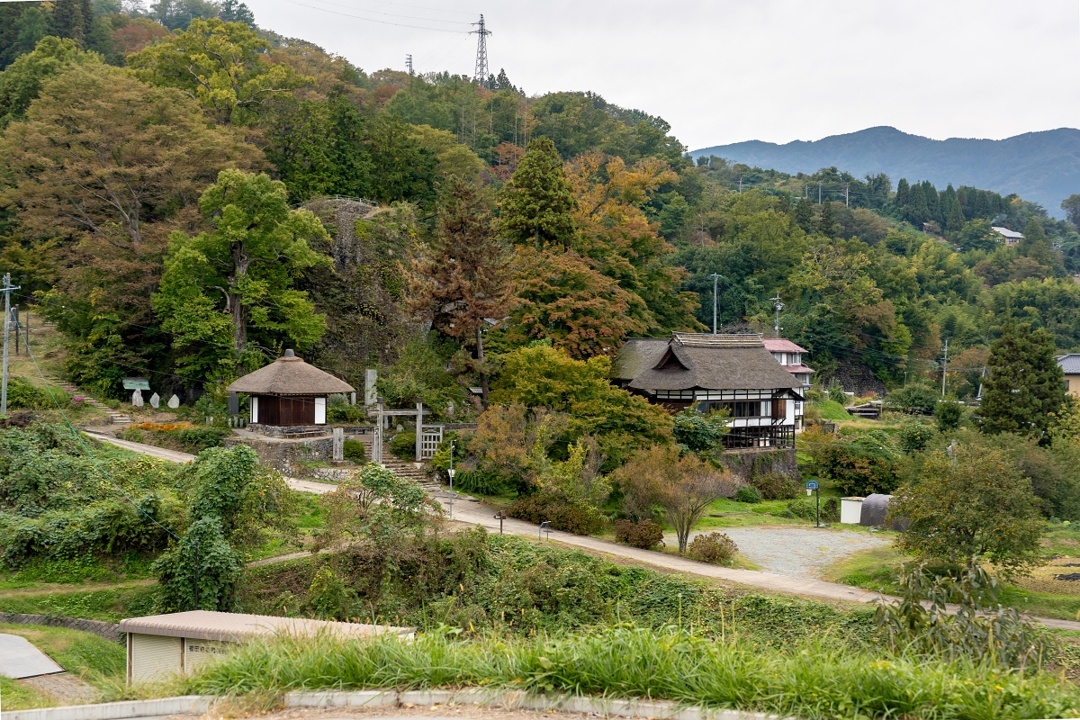 日本長野景點｜千曲市森將軍塚古墳與姨捨梯田風景壯麗，夜宿美肌之湯戶倉上山田溫泉，體驗溫泉街與特色小酒館魅力！(圓山莊、スナック)