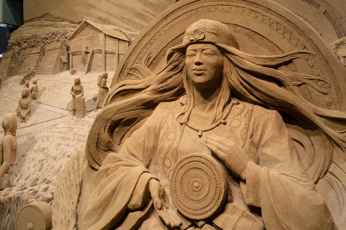 日本鳥取景點｜砂之美術館大型室內沙雕臨場感十足，世界頂尖沙雕大師齊聚打造震撼人心作品(鳥取砂丘旁砂の美術館)